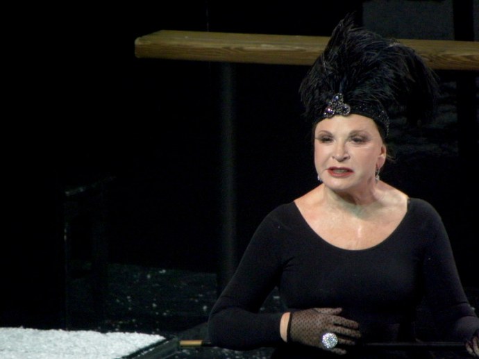 Людмила Максакова